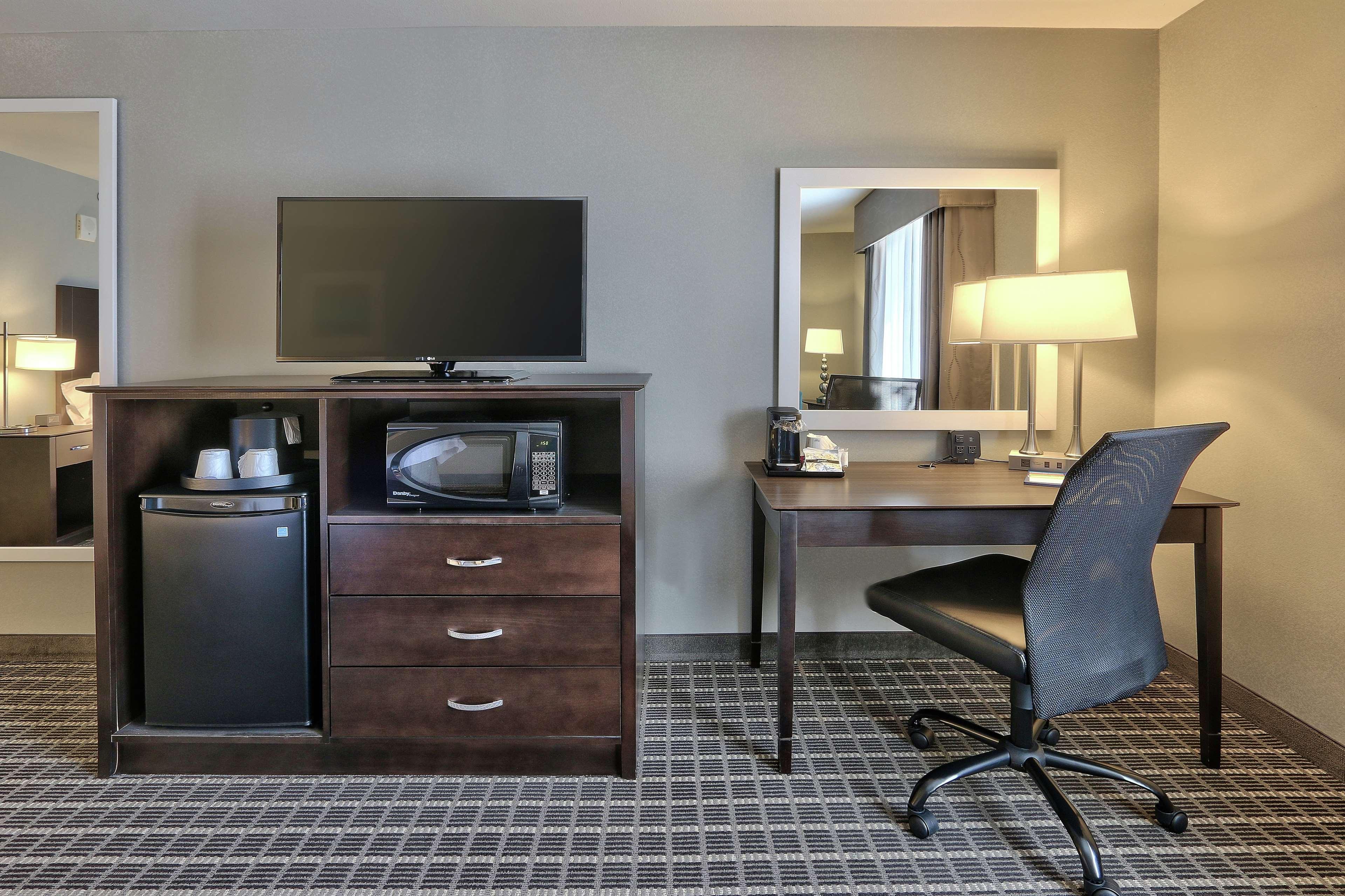 Hampton Inn & Suites Albuquerque Airport Exterior foto