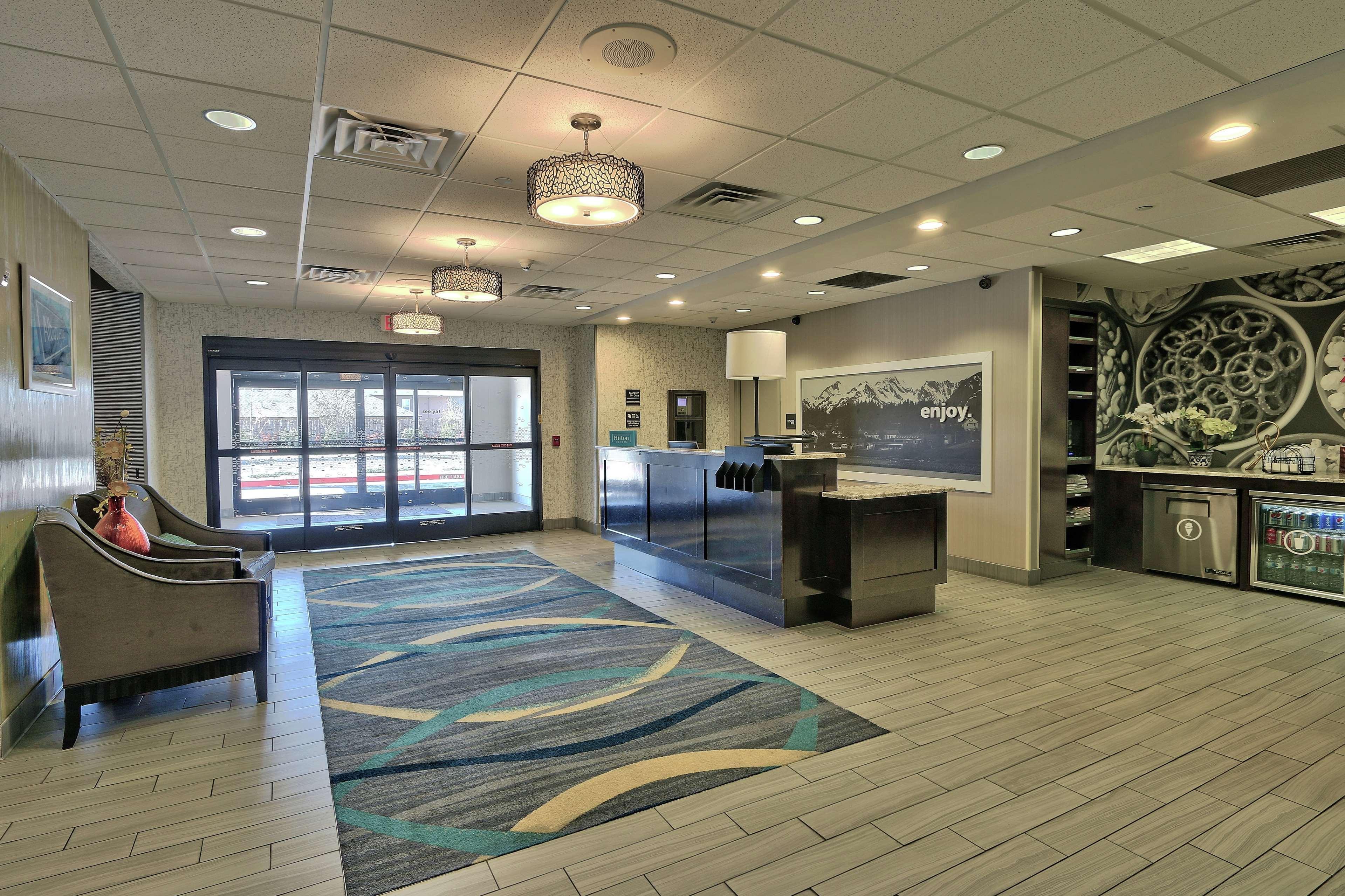 Hampton Inn & Suites Albuquerque Airport Exterior foto